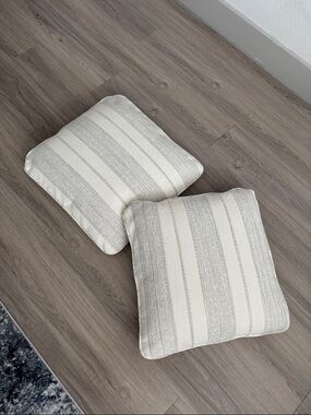NWOT 2-Neutral Striped Decorative Throw Pillows - Set of 2